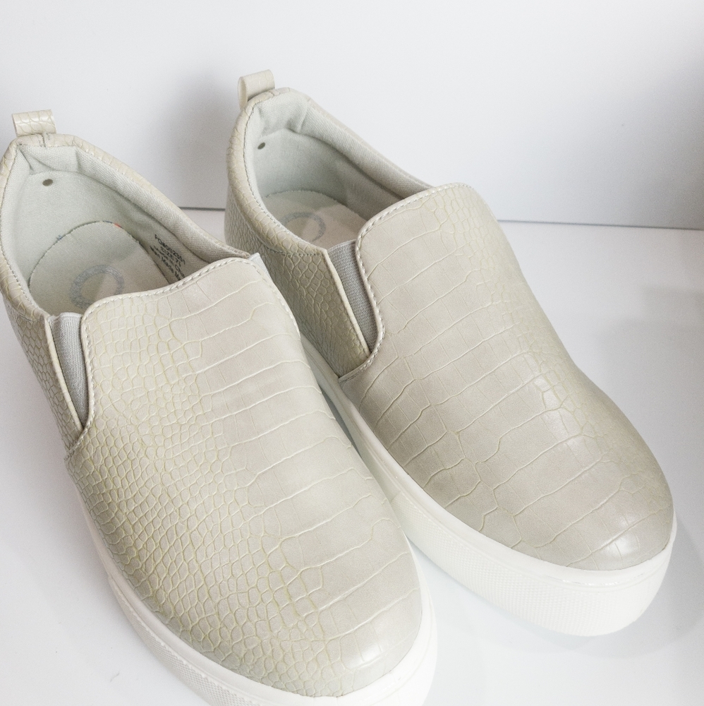 Journee Collection Patrice Slip-on Sneakers-7.5 - Picture 7 of 8